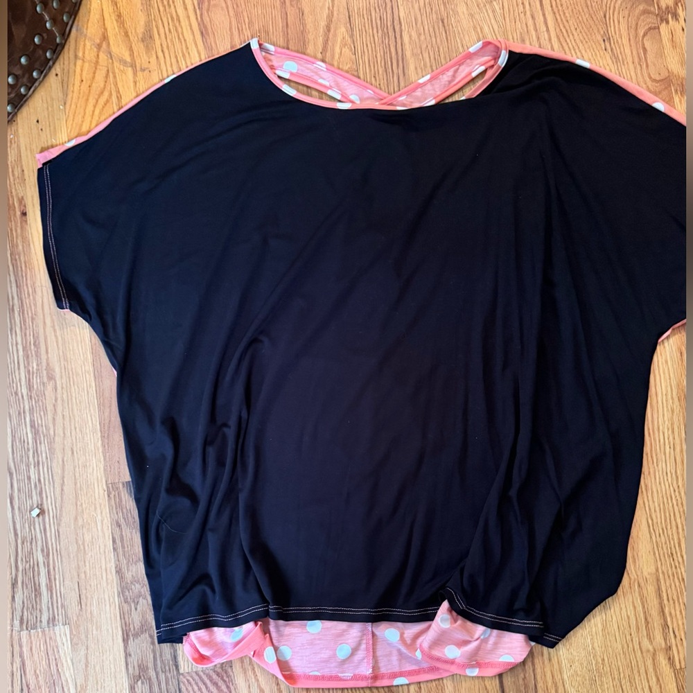VOLL Contrast shirt (front is black)